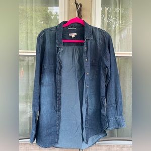 Denim-like button up, long sleeve shirt..
